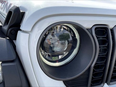 Used 2025 Jeep Wrangler Unlimited Rubicon w/ Convenience Group image 30