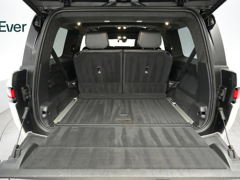 Used 2023 Rivian R1S Adventure AWD/4WD image 8