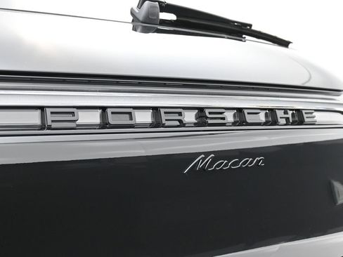 Certified 2026 Porsche Macan AWD/4WD image 14