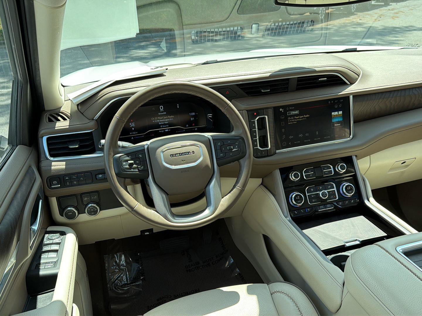 Used 2024 GMC Yukon XL Denali RWD image 20