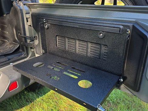 Used 2020 Jeep Wrangler Unlimited Sahara AWD/4WD image 21