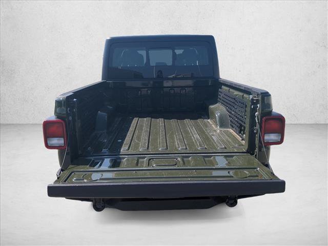 Used 2023 Jeep Gladiator Sport AWD/4WD image 6