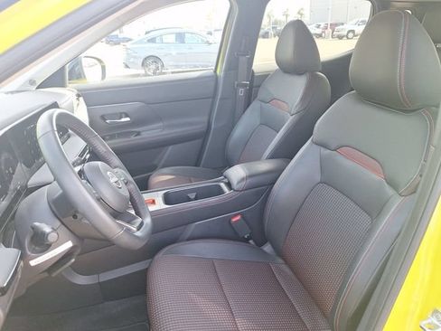 Used 2026 Nissan Kicks SR w/ Cold Weather Package AWD/4WD image 9