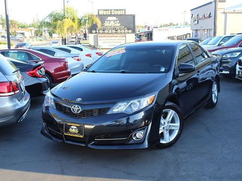 Used 2013 Toyota Camry SE FWD image 36