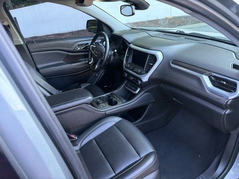 Used 2023 GMC Acadia SLT w/ Elevation Edition FWD image 3
