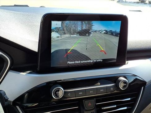 Used 2020 Ford Escape SE image 18