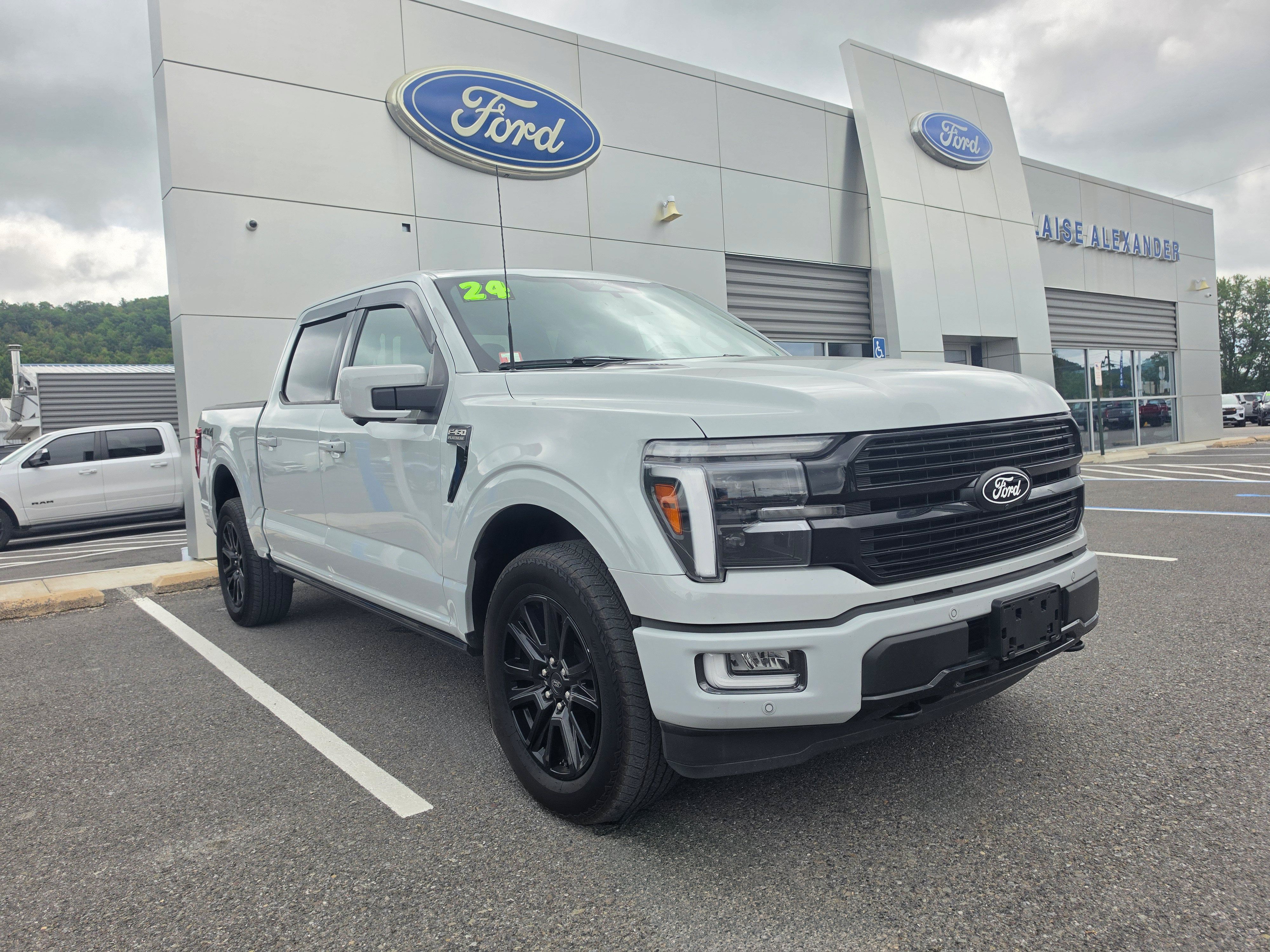 Used 2024 Ford F150 Platinum AWD/4WD image 1