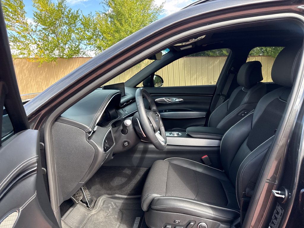 Used 2024 Genesis GV70 2.5T w/ Sport Prestige Package AWD/4WD image 10