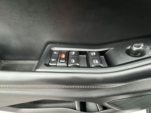 Used 2023 Jeep Grand Cherokee Limited AWD/4WD image 13