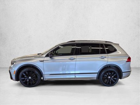 Used 2021 Volkswagen Tiguan SE R-Line FWD image 9