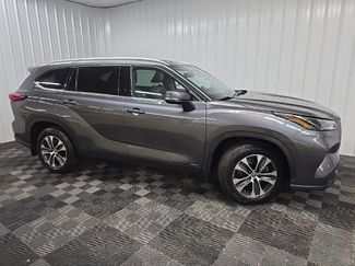 Used 2022 Toyota Highlander XLE video 1