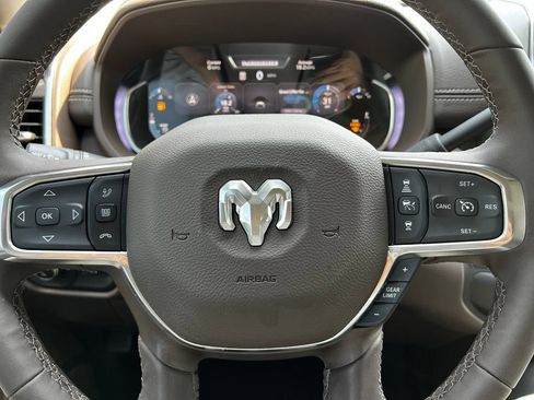 Used 2025 RAM 2500 Laramie AWD/4WD image 24