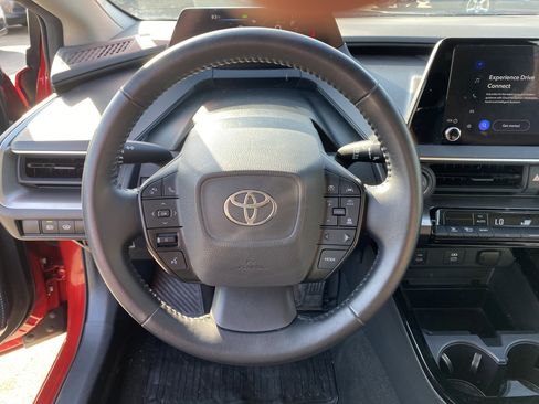 Used 2024 Toyota Prius LE FWD image 13
