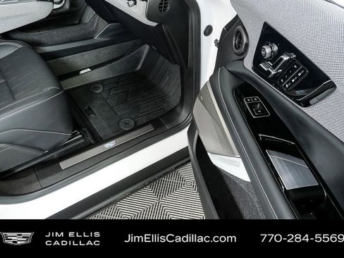 Used 2025 Cadillac Optiq Luxury 2 w/ LPO, Floor Liner Package AWD/4WD image 26