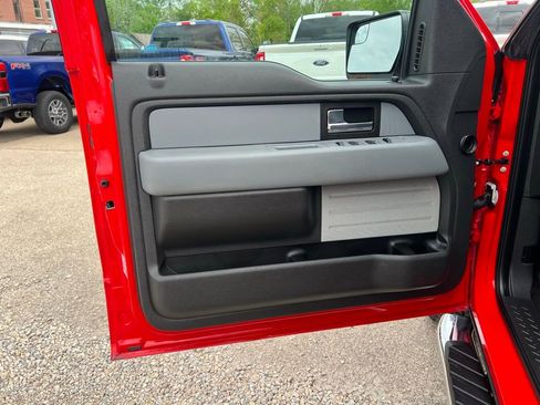 Used 2014 Ford F150 XLT w/ XLT Chrome Package image 11