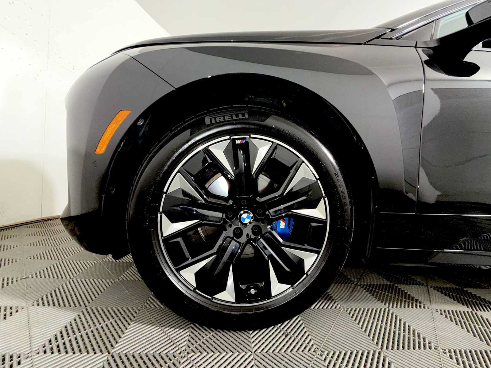 Used 2026 BMW iX xDrive60 w/ M Sport Package AWD/4WD image 8