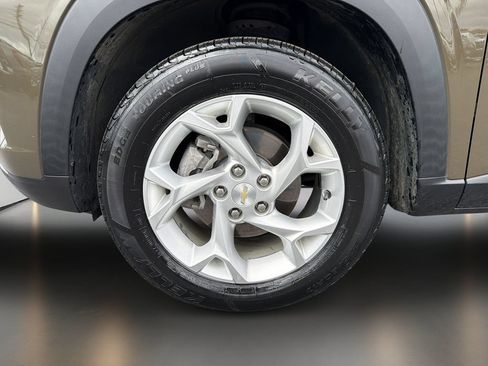 Certified 2024 Chevrolet Trax LS w/ LS Convenience Package FWD image 11