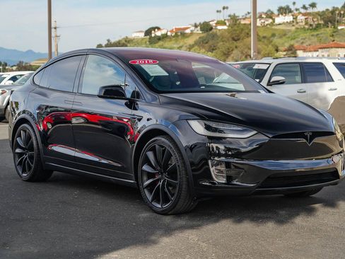 Used 2018 Tesla Model X 75D image 5