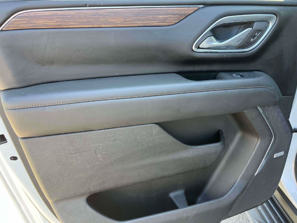 Used 2023 Chevrolet Suburban High Country w/ Advanced Technology Package AWD/4WD image 5