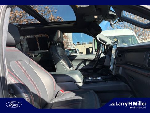Used 2022 Ford Expedition Max Limited image 19