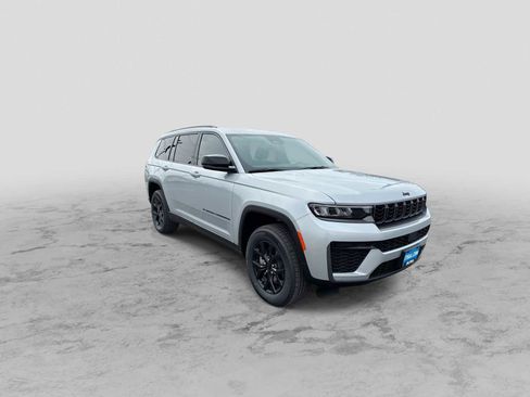 New 2026 Jeep Grand Cherokee L 4WD image 2