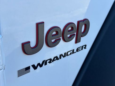 Used 2025 Jeep Wrangler Rubicon image 47