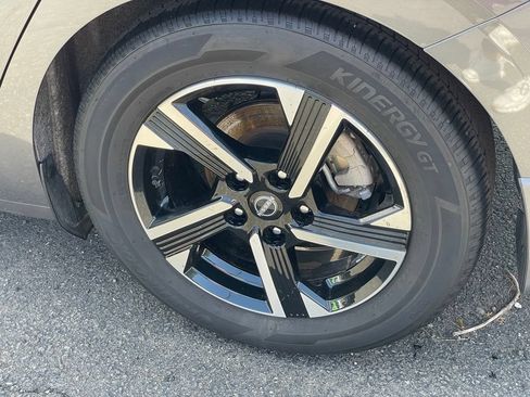 Certified 2025 Nissan Sentra SV w/ All-Weather Package FWD image 32