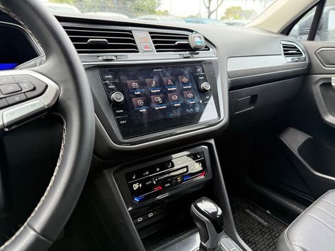 Used 2023 Volkswagen Tiguan SE image 22