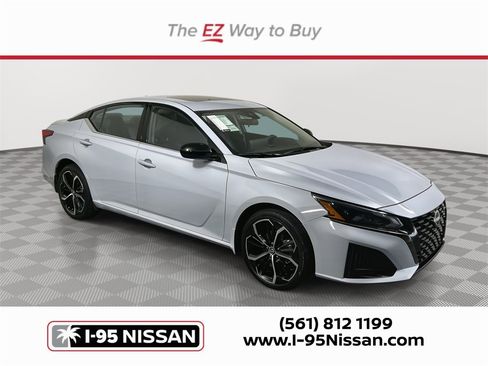 Certified 2025 Nissan Altima 2.5 SR w/ SR Premium Package image 1