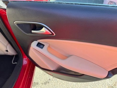 Used 2018 Mercedes-Benz CLA 250 4MATIC image 11