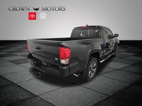 Used 2016 Toyota Tacoma TRD Sport w/ Towing Package AWD/4WD image 6
