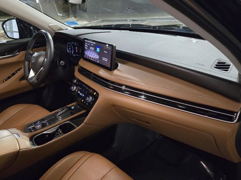 Certified 2023 INFINITI QX60 Sensory image 19