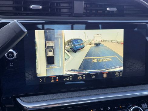 Used 2025 GMC Sierra 2500 Denali w/ Max Trailering Package AWD/4WD image 42