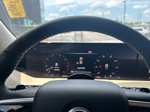 Certified 2025 Nissan Armada Platinum RWD image 18