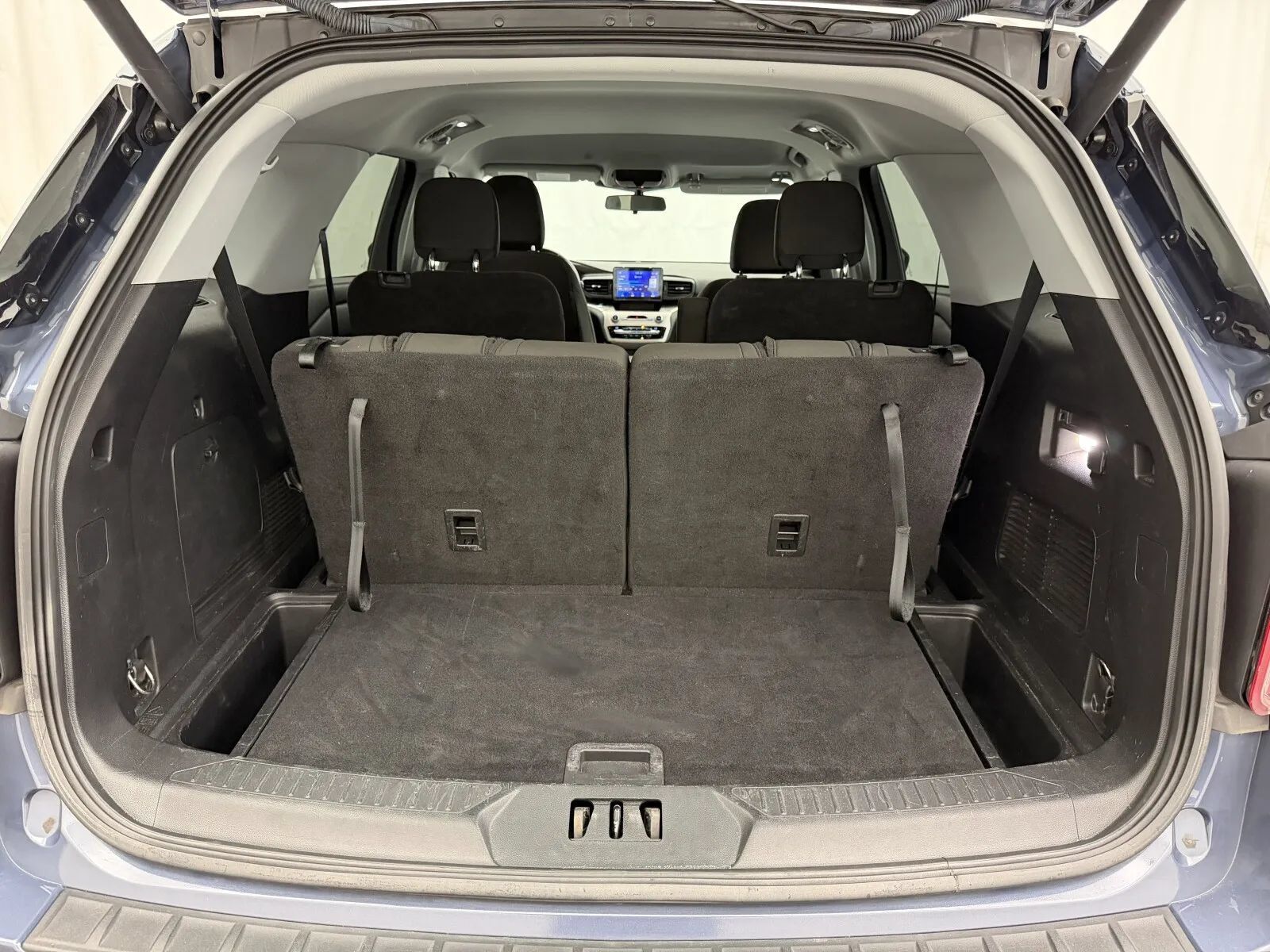 Used 2021 Ford Explorer XLT AWD/4WD image 35