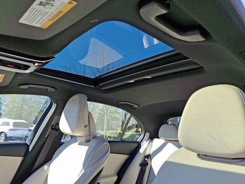 Used 2025 Mercedes-Benz C 300 4MATIC Sedan image 17