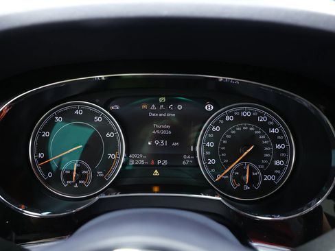 Used 2019 Bentley Bentayga AWD/4WD image 30