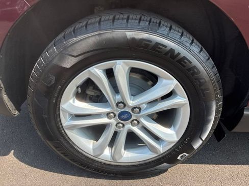 Used 2019 Ford Edge SEL w/ Equipment Group 201A AWD/4WD image 12