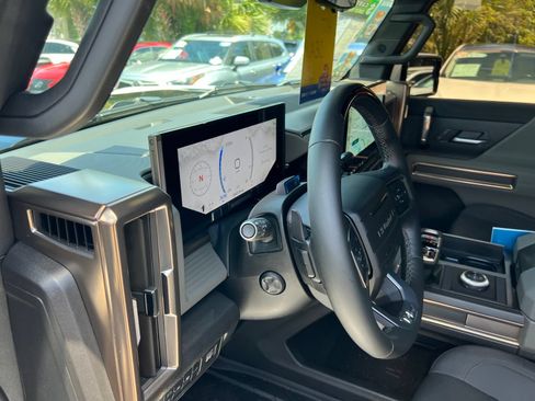Used 2025 GMC Hummer EV 2X AWD/4WD image 42