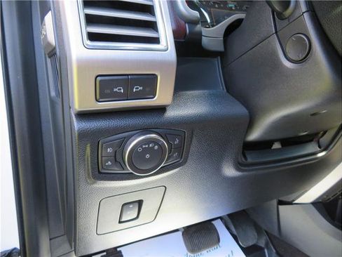 Used 2015 Ford F150 Platinum w/ Equipment Group 701A Luxury AWD/4WD image 12