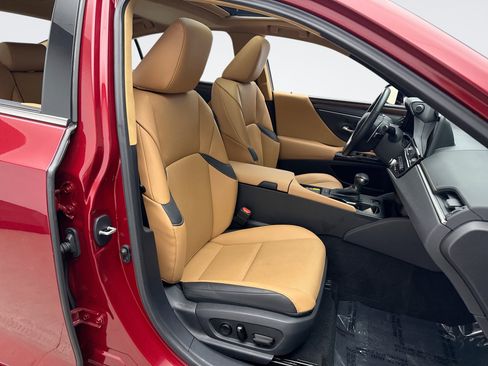 Used 2025 Lexus ES 350 w/ Premium Package image 17