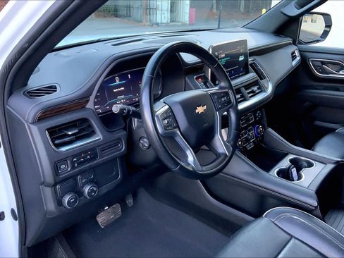 Used 2023 Chevrolet Suburban Premier image 17
