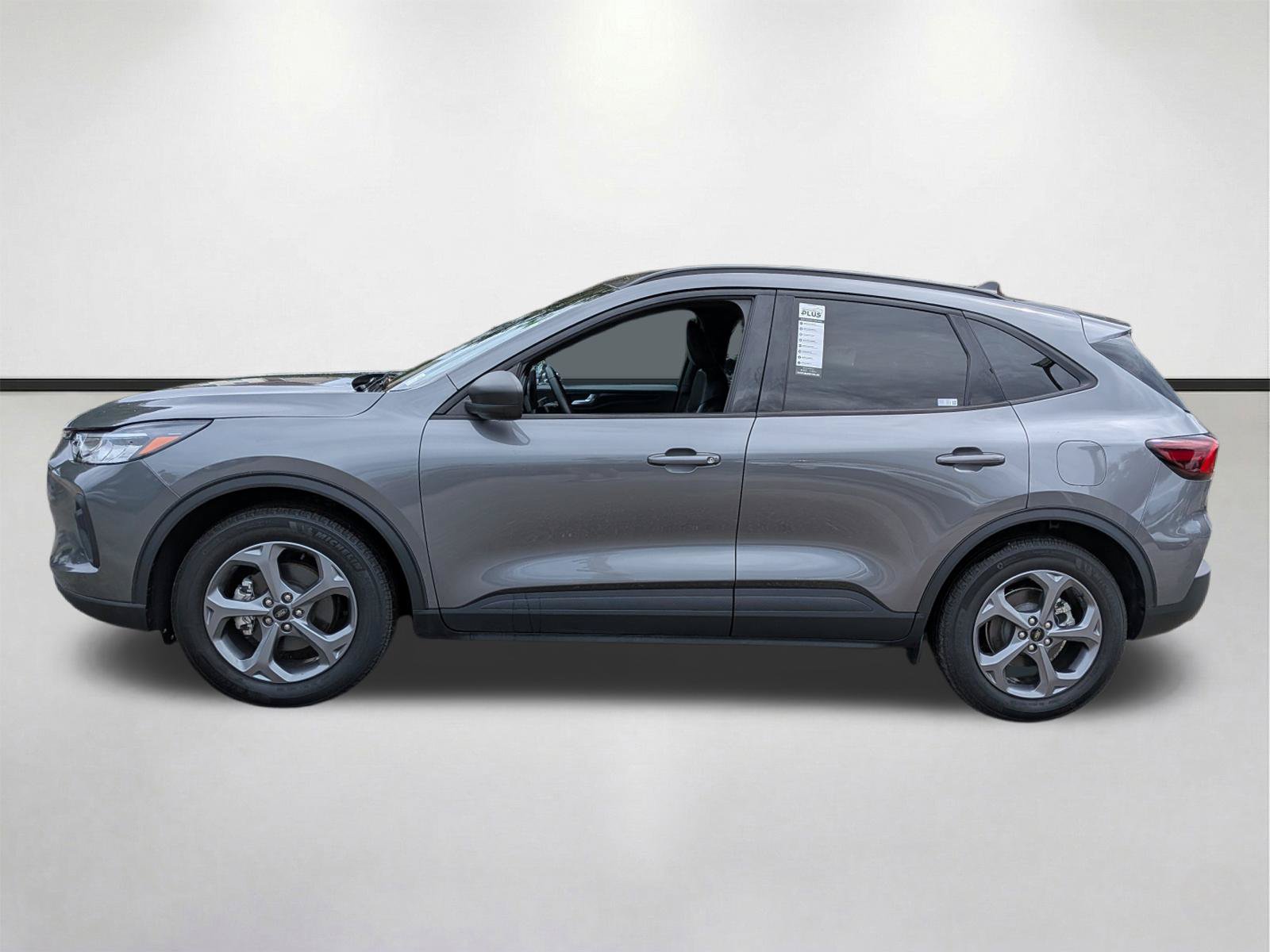 Used 2025 Ford Escape ST-Line w/ Equipment Group 301A FWD image 7