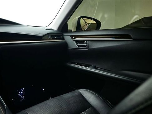 Used 2016 Lexus ES 350 w/ Luxury Package w/Wood Trim image 12