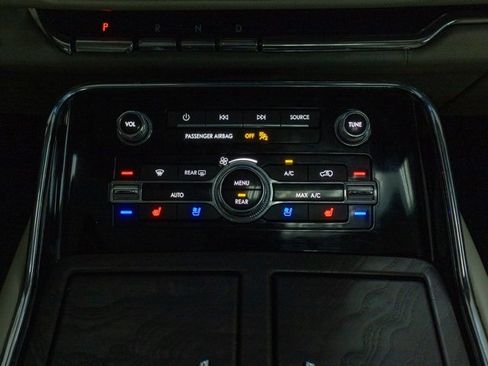 Used 2021 Lincoln Navigator L Reserve image 18