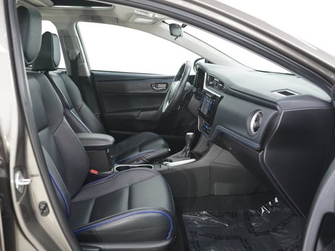 Used 2017 Toyota Corolla XSE FWD image 11