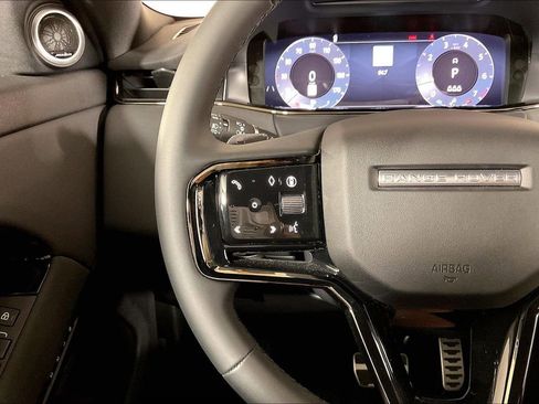 Used 2024 Land Rover Range Rover Evoque Dynamic SE image 18