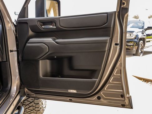 Used 2025 Toyota Land Cruiser w/ Premium Package image 38