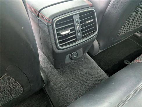 Used 2019 Genesis G70 2.0T Advanced w/ Sport Package image 17