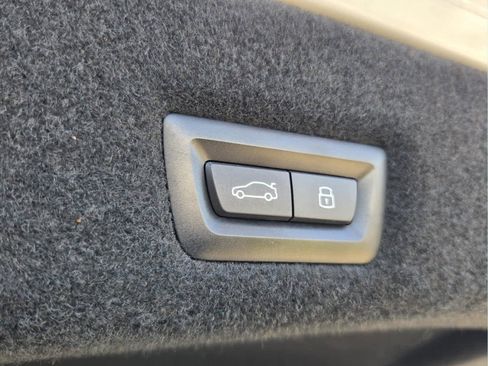 Certified 2023 BMW 760i xDrive AWD/4WD image 19